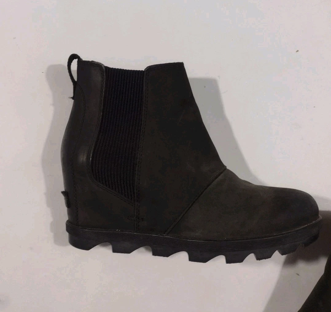 sorel joan of arc wedge ii chelsea pull on leather boots