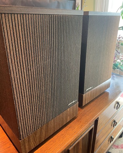 Set of BOSE 501, Series III, Direct Reflecting Vtg. Speakers 1980's Excellent 