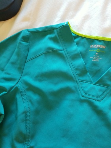 Premium scrubwear Ethical fabric Scrub top In Size Xsmall W/Pockets New w/o tags - Picture 7 of 10