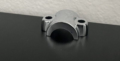 Harley TOURING Custom Chrome 45835-00 holder AXLE clamp 2000 -13 Cap EXCHANGE