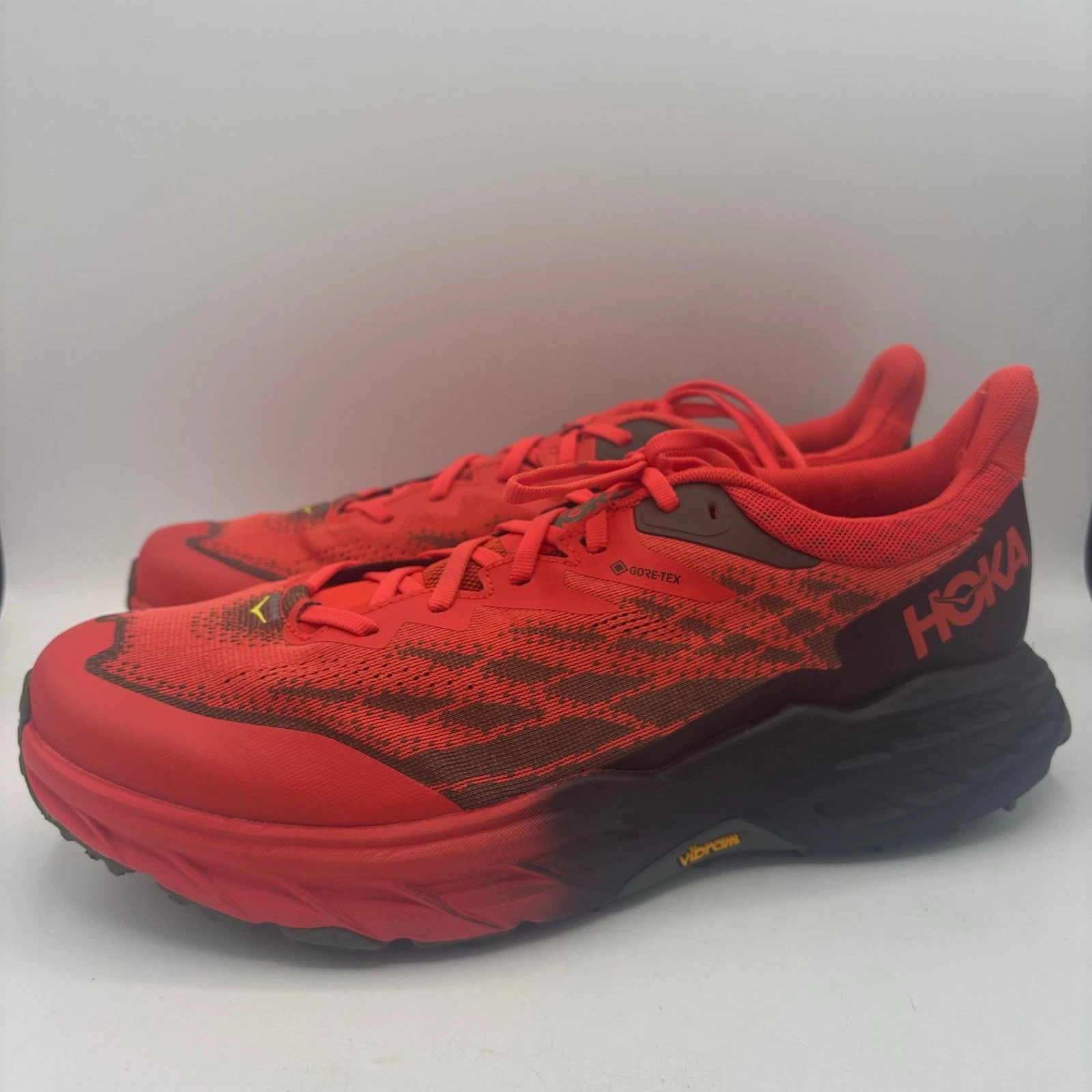 Hoka One One Speedgoat 5 Gore-Tex Shoes Mens Size 11 Red Fiesta Thyme Sneakers