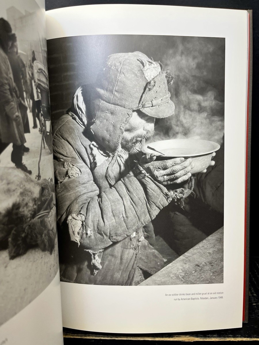 Assignment Shanghai : Photographs on the Eve of Revolution by