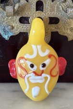 Nuevo Hecho a Mano Tibetano Miedo Espeluznante Monstruo Demonio Máscara Arte Vidrio Colgante Amarillo