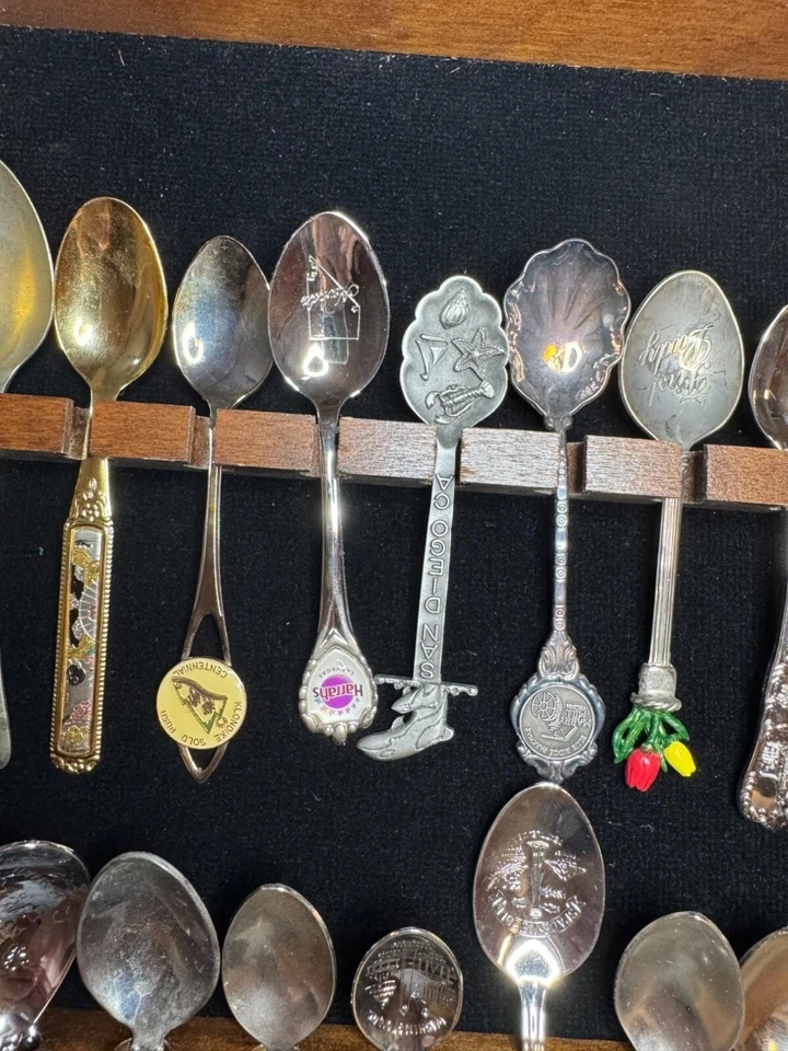 Collectible Souvenir Spoon Set Of 36 From Various Countries & States       29-15 - Image 2 of 4