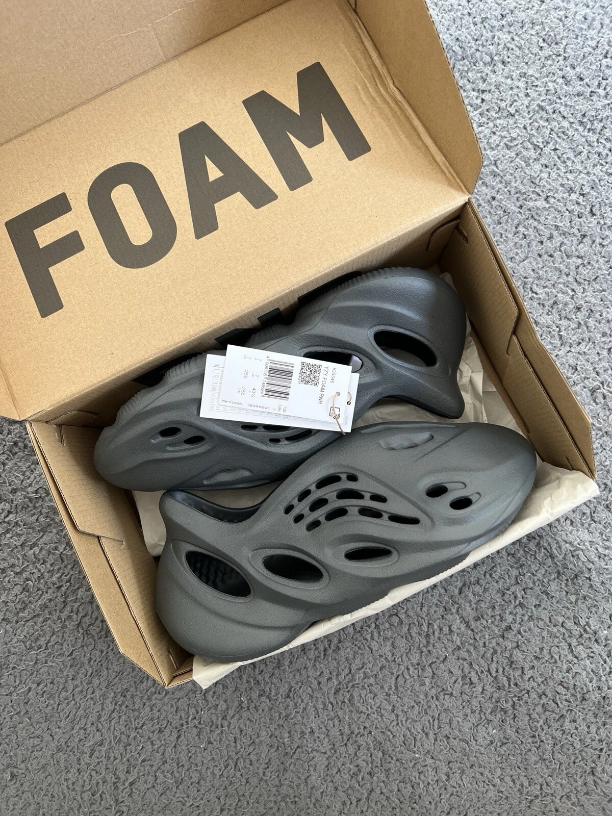 Adidas Yeezy Foam Runner 'Carbon' UK 7 Nuove autentiche