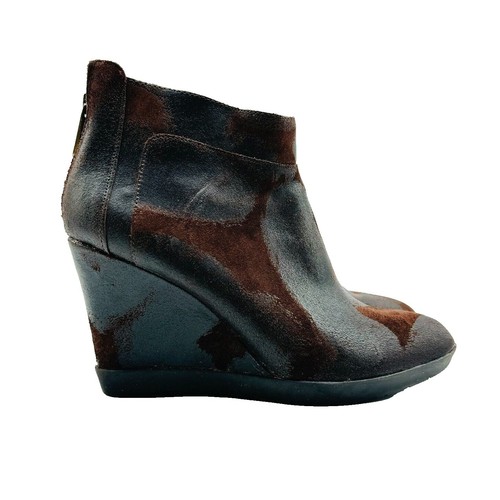 Donald Pliner Women NEW! Donald Pliner Women\'s Waldon Leather Bootie Caramel Size 6 main image 0