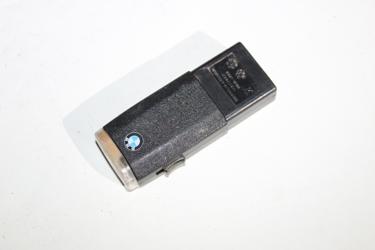 2004-2007 BMW E60 530i 525i GLOVE BOX TORCH FLASH LIGHT J5765