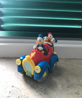 Donald Duck AUTO mit Tick Trick Track Charakter figur Disney Sammlung Dagobert