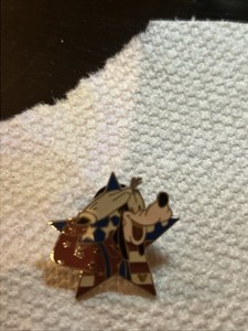 Disney 2008 Hidden Mickey Patriotic Star Salute Flag Goofy Pin # 62953