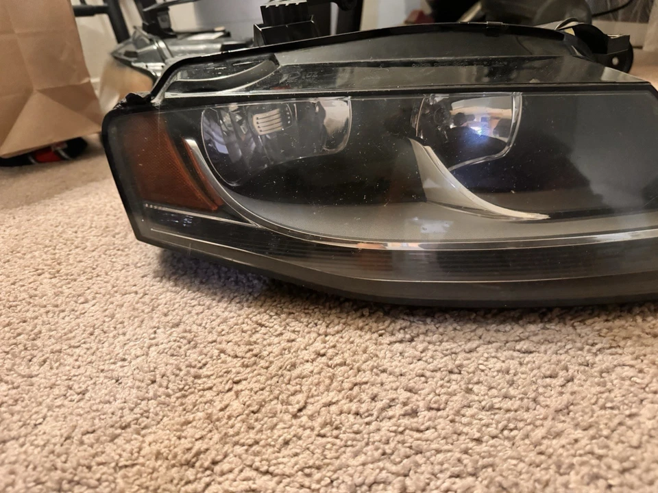 Faros halógenos Audi A4 2010 OEM sin bombillas y excelente estado izquierda y derecha Foto 2 de 4