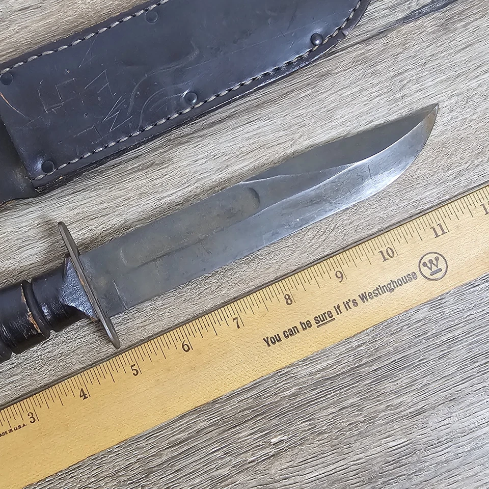 Vintage Camillus Fixed Blade Fighting Knife USMC With Sheath  - Image 2 of 4
