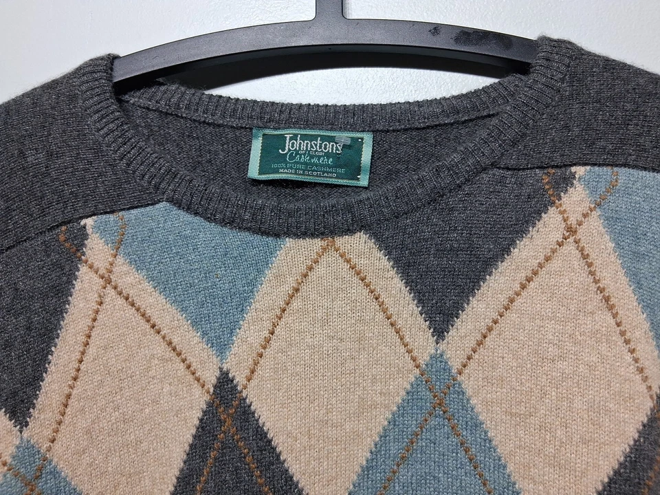 Johnstons  Of Elgin Men's Cashmere Argyle Gray Crewneck Sweater Size 48 3XL - Image 2 of 4