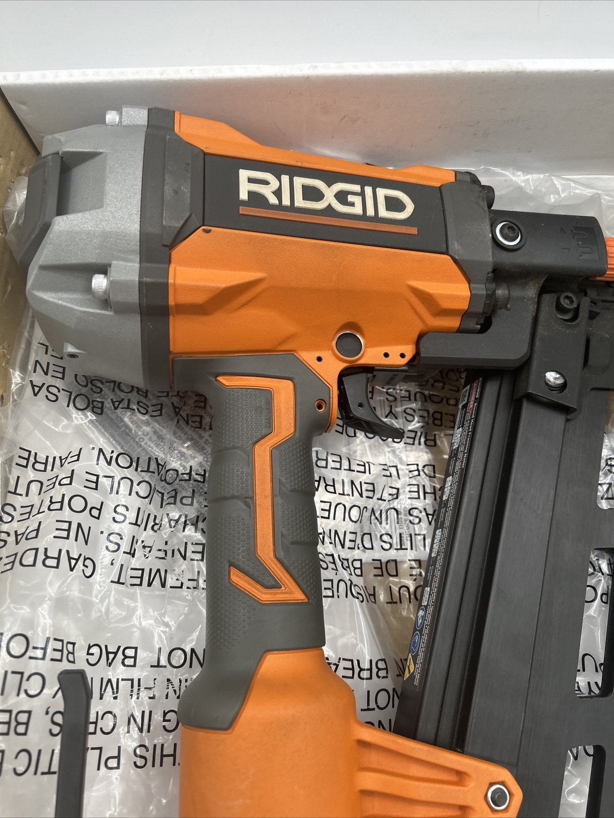 RIDGID R350RHF 31/2 in. 21 Degrees RoundHead Pneumatic Framing Nailer