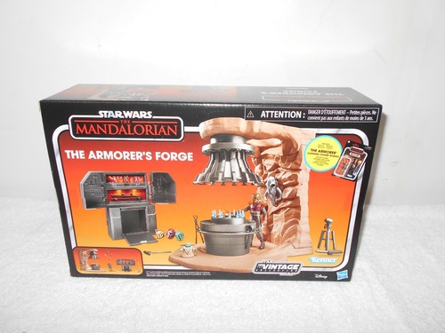 2024 KENNER NEW! SEALED STAR WARS MANDALORIAN ARMORER'S FORGE PLAYSET B1 - Picture 2 of 3
