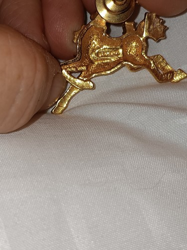 AVON Vintage Reindeer Pin. New w/o Tags. Gold-tone w/red Rhinestones 1.75”x1.5” - Picture 3 of 3