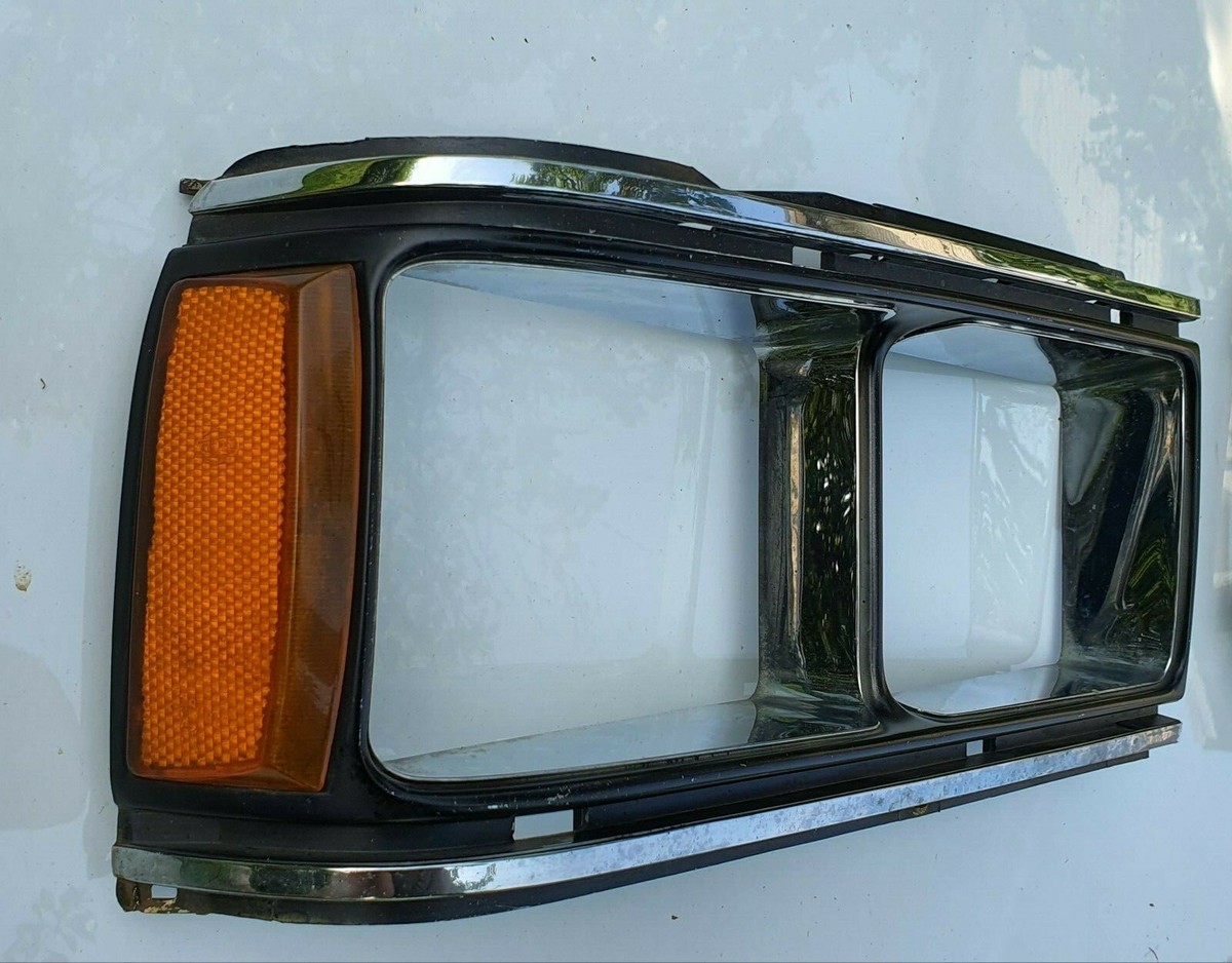Audi Urquattro Coupe Gt 4000 Scheinwerferblende R HELLA 855941626  