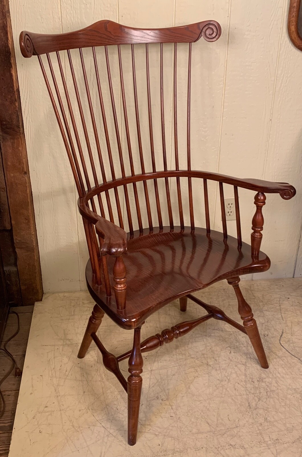 Frederick Duckloe & Bros. Reproduction Gentlemen's Windsor Comb Back