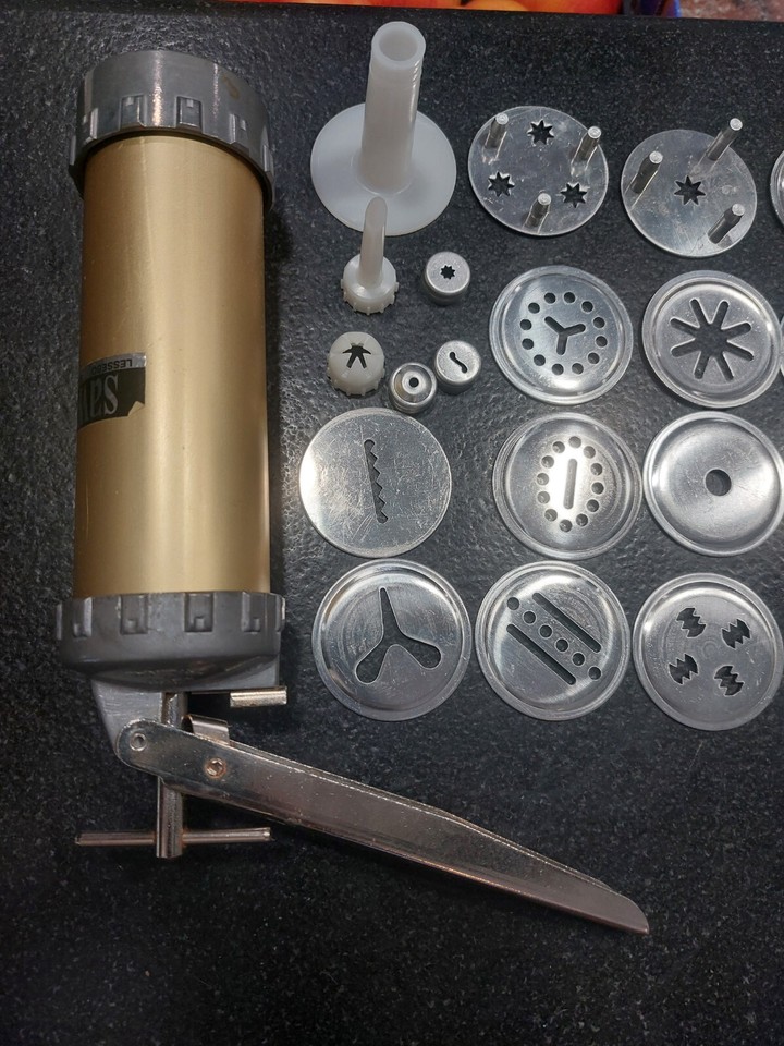 Vintage SAWA 2000 Deluxe Metal Cookie Press Decorator Gun w/Box Made In