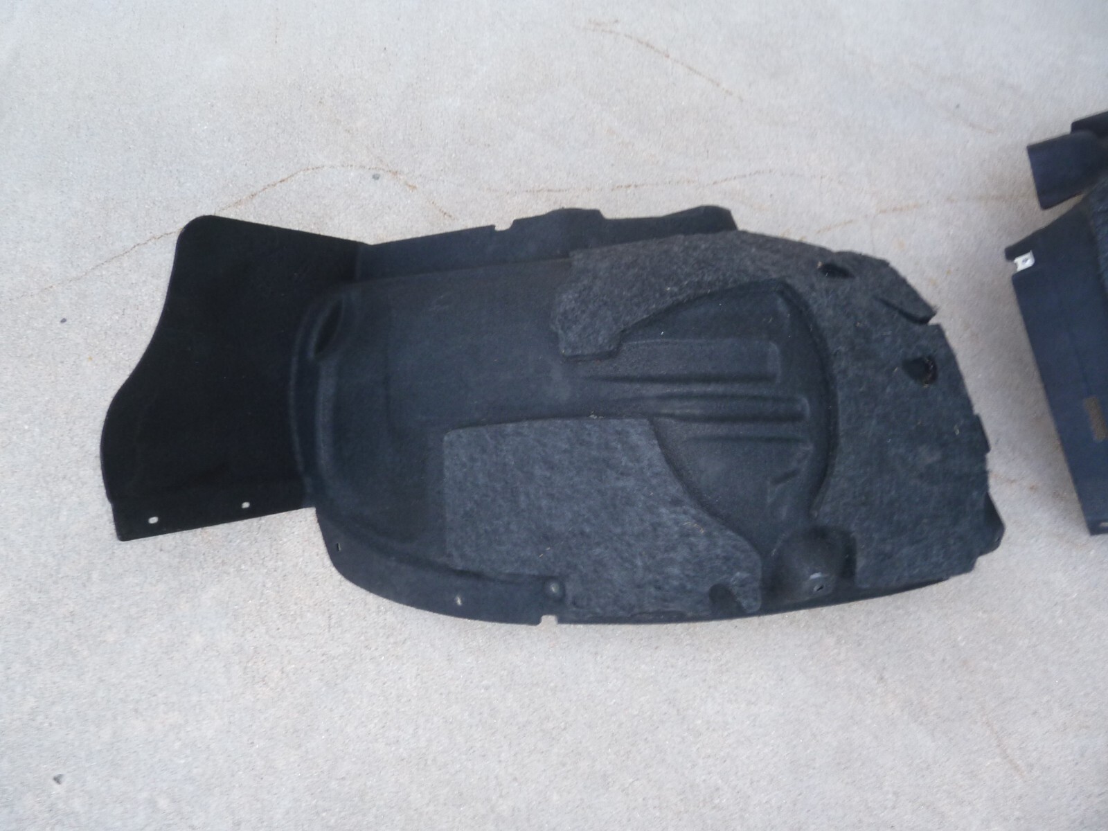 2015+ BENTLEY BENTAYGA Right Passnger Rear Splash Shield Well Guard Dust Cover