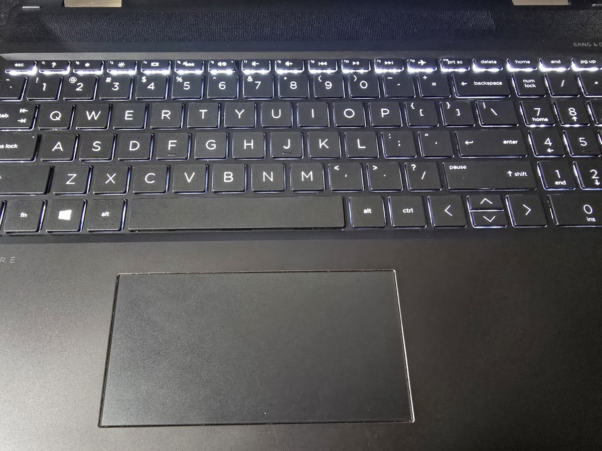 【ほぼ未使用】HP Spectre x360 15-df0000 HP Spectre x360 15 (15-df0000) - i7-8750H · 1050 Ti Max-Q