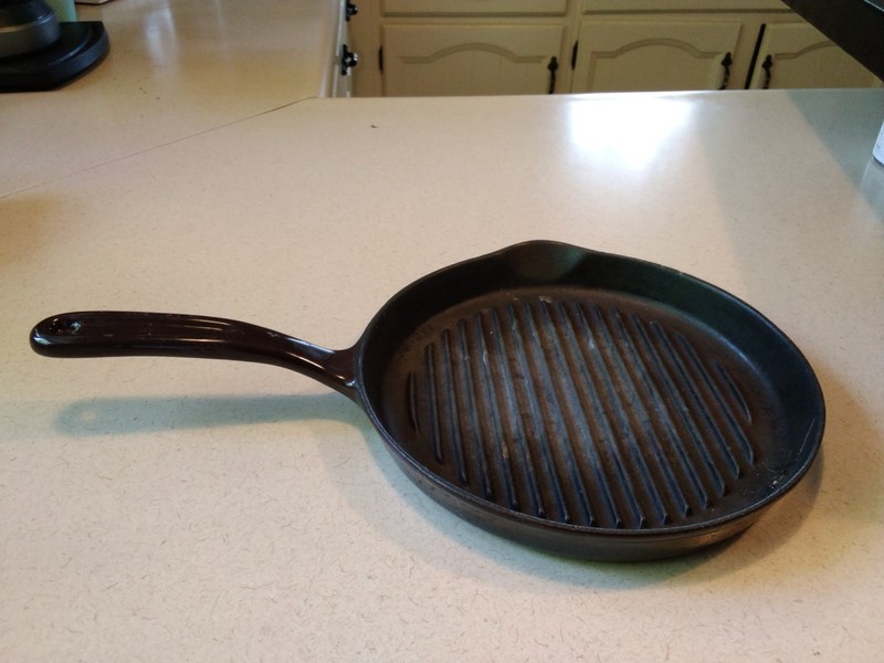 Cast Iron Skillet 9" Enamel Coating Grill Bottom Pour Side