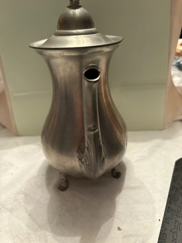 Tetera de peltre Preisner de colección patrón # 2061 y 2062 tapa con bisagras. Pequeña abolladura en el lateral Foto 3 de 4