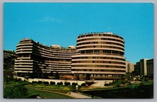 Watergate Hotel, Washington DC. Vintage Chrome Postcard TS-101