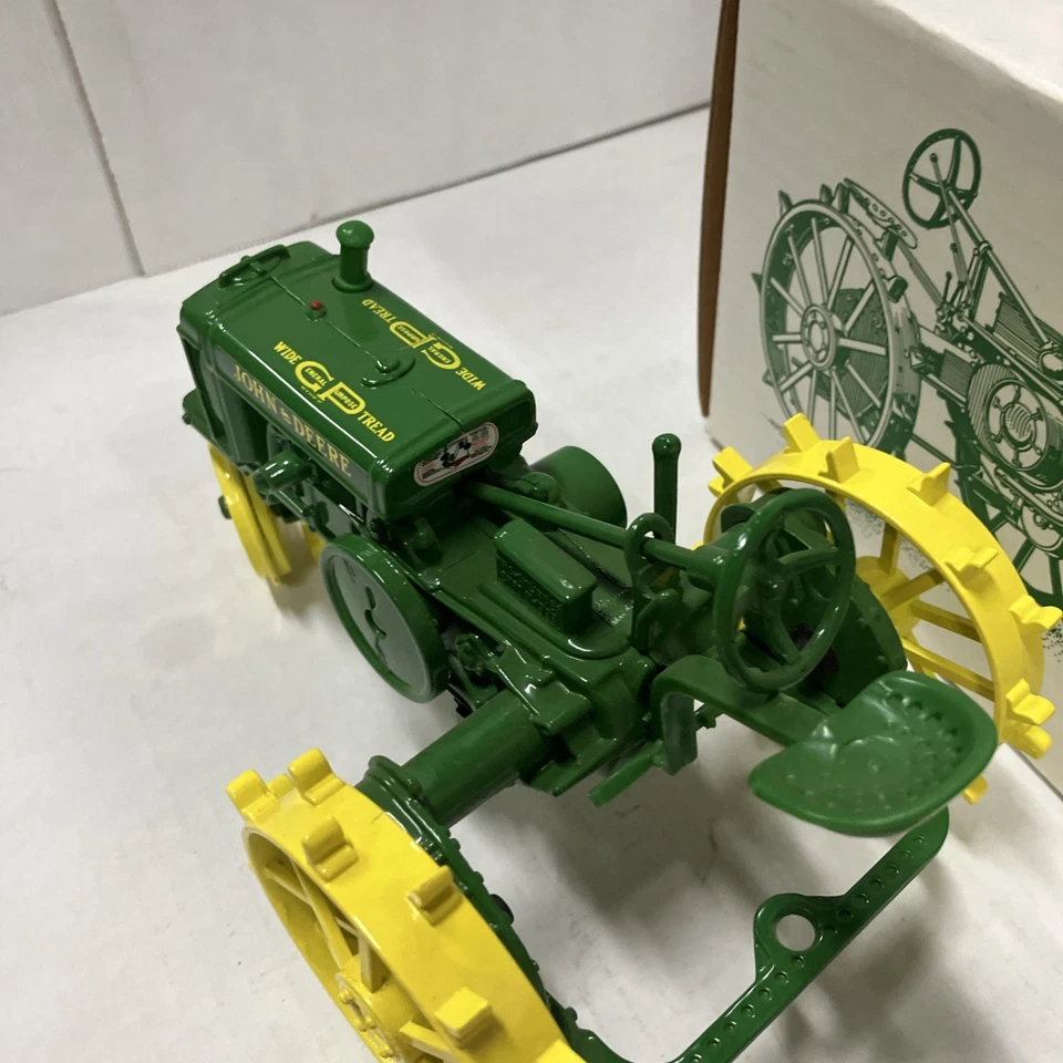 Tractor de banda ancha de uso general Ertl John Deere 1930, 65 aniversario, 1995 Foto 3 de 4