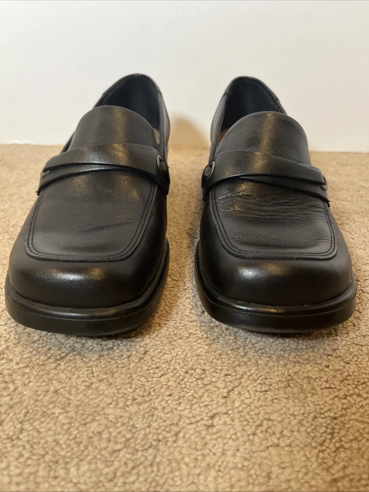 Zapatos mocasines Cherokee para mujer de cuero negro sin cordones talla 7 Foto 4 de 4