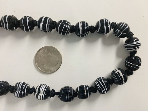 Schwarz-weiße Murano venezianische Rüschen Perlenkette - Bild 1 von 9