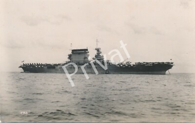 Foto WK II amerikanisches Kriegsschiff Lexington Pazifik Crew salutiert L1.77