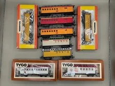Mantua TYCO Bachmann Lot of 9 Old Time Combines