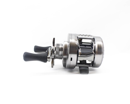 Shimano Reel Baitcast Calcutta Conquest BFS XG Left Hand 2023 (5713) - Picture 4 of 6
