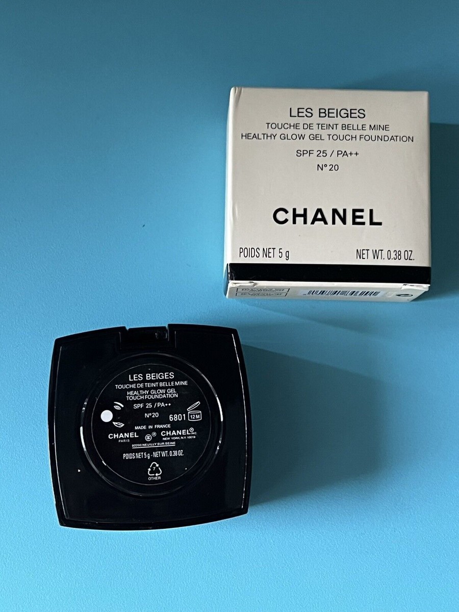 CHANEL LES BEIGES スティックファンデーション 20 CHANEL Les Beiges Healthy Glow Sheer Colour Stick N°20/ N°21