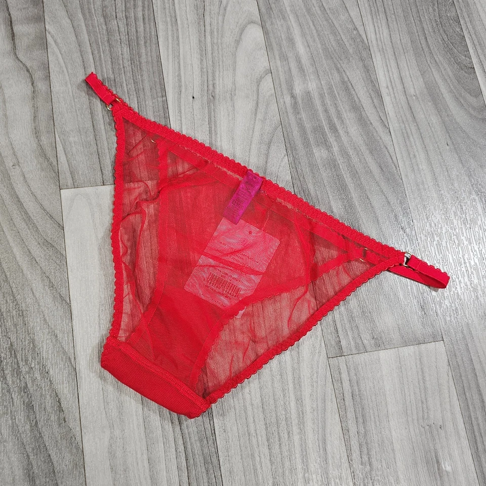 Трусики короткие L'Agent от Agent Provocateur Mariona красные кружевные с вырезом, размер 4 L - Изображение 2 из 4