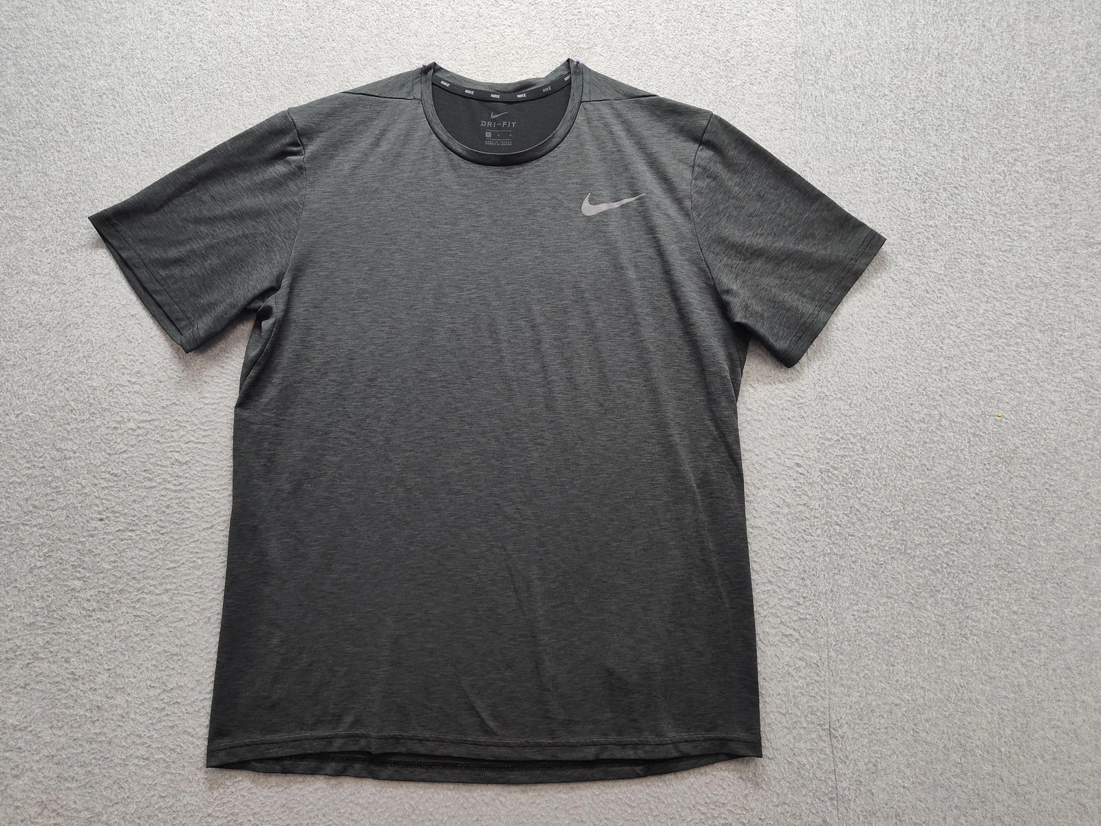 Nike Dri-FIT Shirt Mens Large Gray Short Sleeve Athletic Running Workout Top