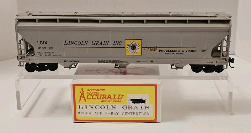 Accurail 2064 HO 3-Bay ACF Covered Hopper Lincoln Grain LGIX 1063 - RTR w/ box