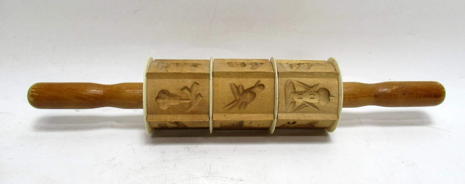 VTG Wooden Rolling Dough Pin 5-Sided 15 Designs Embossing Cookies Cutters 14.5”
Opens in a new windo