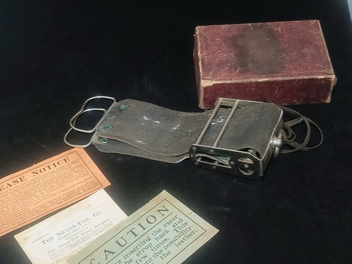 VINTAGE Never Fail Stropper Leather Razor Strop WITH Original Box LEAFLETS - Picture 3 of 10