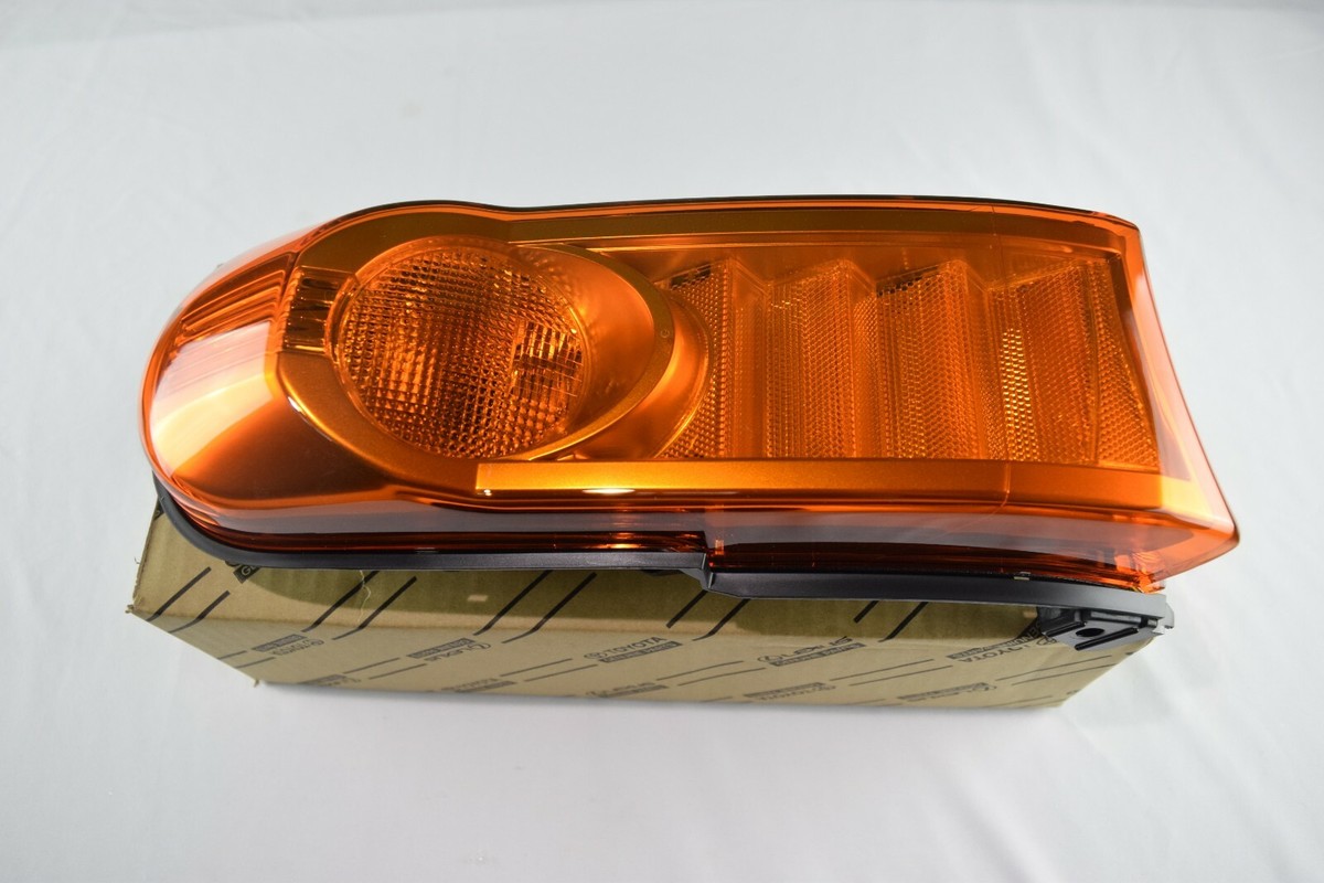 Genuine Toyota FJ Cruiser 11-14 Signal Lamp Left 8117135550 OEM | eBay