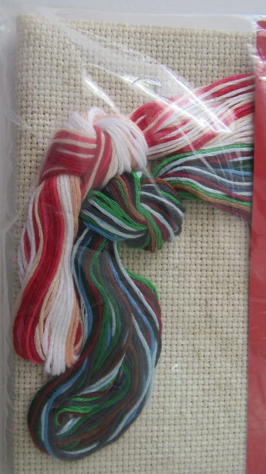 True Colors KIT YOU BETTER NO POUT - #SRK70031 - Colgantes Foto 3 de 3