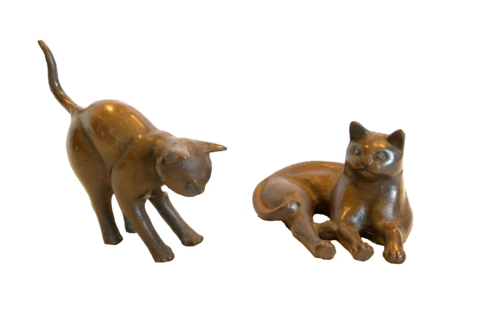 Lote de 2 estatuas de gato de hierro fundido de bronce japonés marca monte Fuji Foto 2 de 4