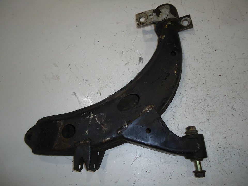 Subaru Legacy L Wagon 1995 2,2 L AWD A/T brazo de control delantero izquierdo Foto 4 de 4