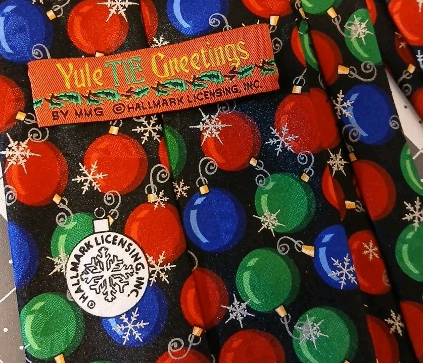 Corbata de Navidad Hallmark. Negro con bombillas de Navidad 59 pulgadas de largo 3,5 de ancho Foto 3 de 4