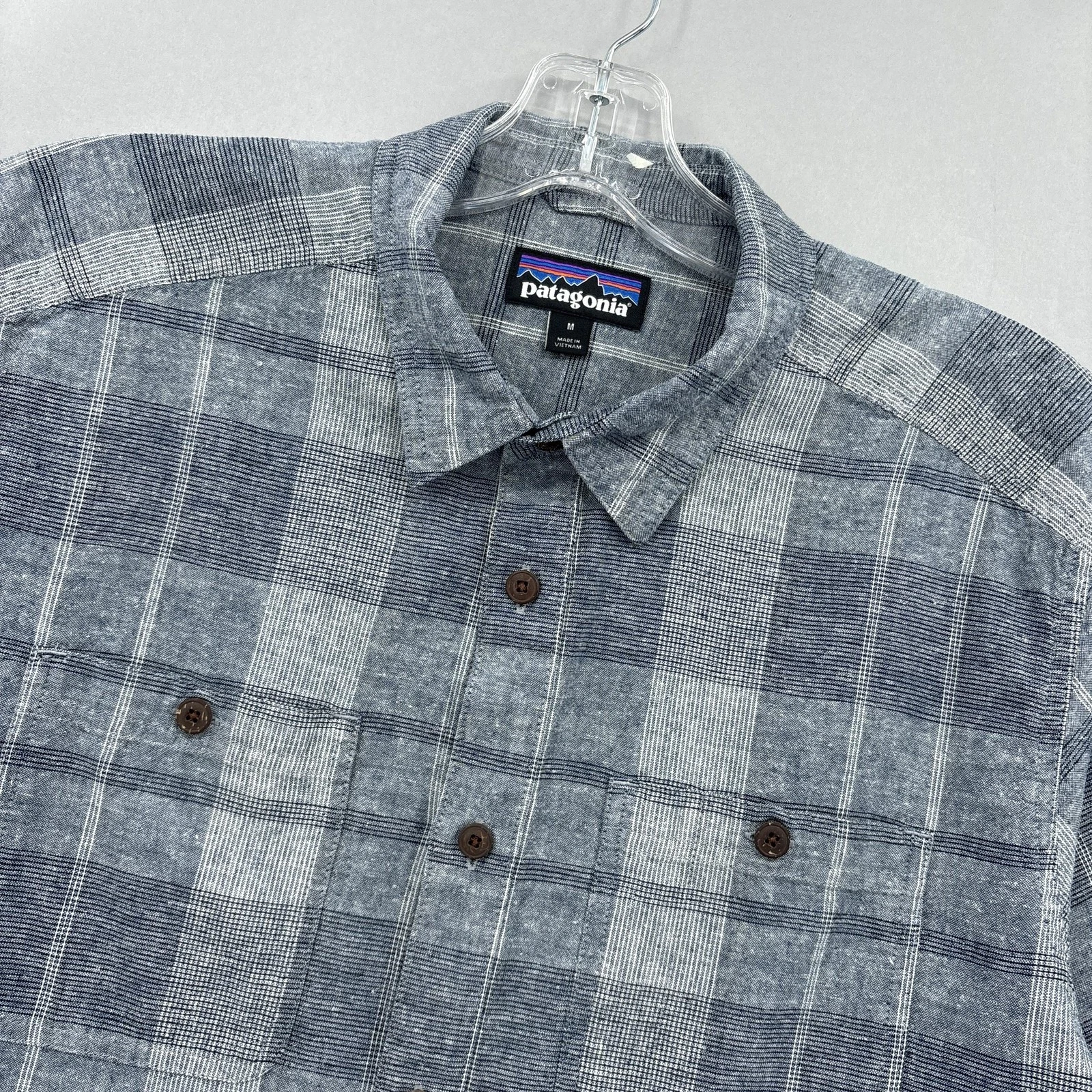 Patagonia Shirt Mens Medium Gray Plaid Short Sleeve Button Up Outdoors Hiking M