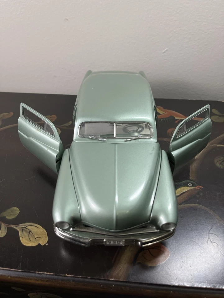 De colección Ertl American Muscle 1951 Mercurio picado escala 1/18 fundido a presión verde menta Foto 4 de 4