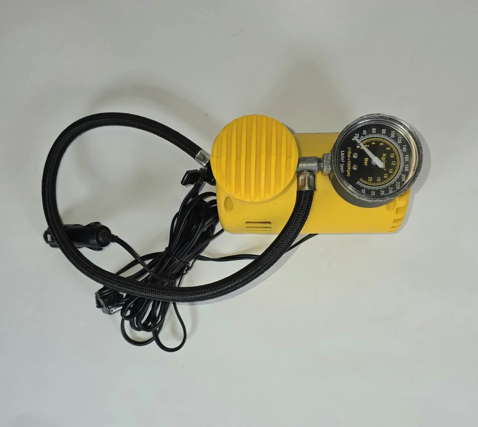 Compressor de ar portátil A&M inflador 12V DC isqueiro de carro 250 Max cor amarela  - Imagem 3 de 4