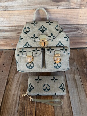 Fashion inspired Olive Green embroider Backpack & matching wristlet / NWT!! 