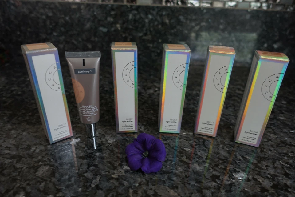 Becca light shifter dewing tint new in box 1oz  select your shade  - Image 3 of 3