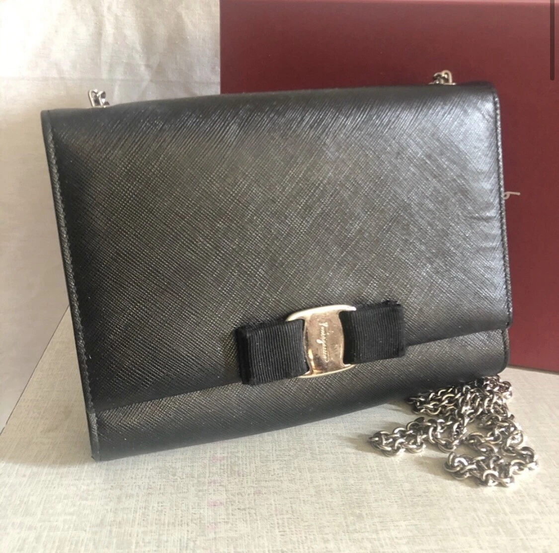 ferragamo nero bag
